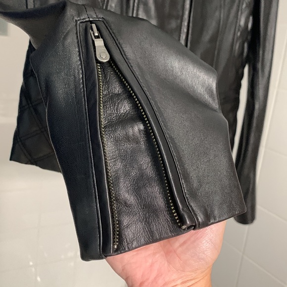 Banana Republic women’s leather jacket in Medium - Picture 9 of 17